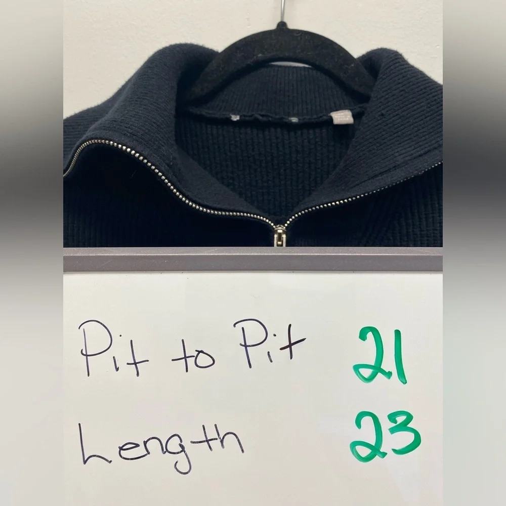 4 / $25 🖤 Banana Republic Zip-Neck Sweater 🖤 - Medium - Picture 5 of 5